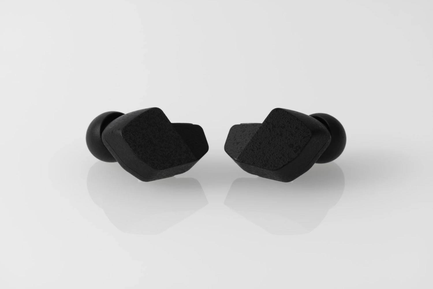 Final A5000 - Single Driver IEM Earphones With Detachable Cable - Refurbished 4 Final A5000 - Single Driver IEM Earphones With Detachable Cable - Refurbished - Image 2