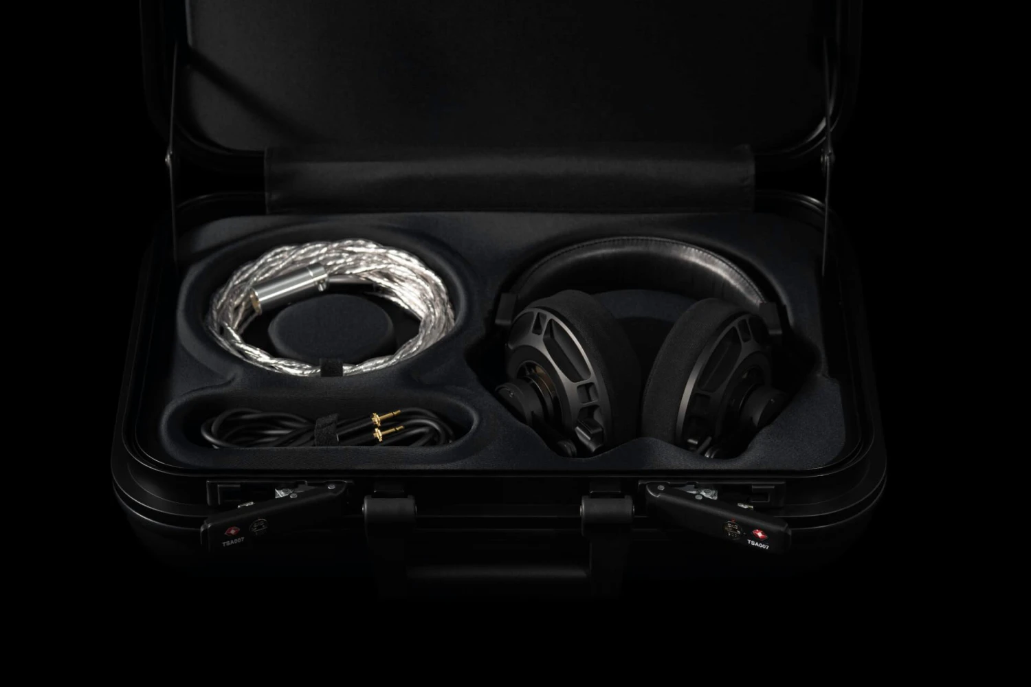 Final D8000 Pro Gold Limited Edition - Planar Magnetic Headphones 7 Final D8000 Pro Gold Limited Edition - Planar Magnetic Headphones - Image 5