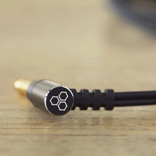 Final C112 Black MMCX Cable With Balanced 2.5mm Angled Plug - 1.2m 4 Final C112 Black MMCX Cable With Balanced 2.5mm Angled Plug - 1.2m - Image 2