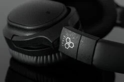 Final UX3000 - Wireless Active Noise Cancelling Headphones - Refurbished 13 Final UX3000 - Wireless Active Noise Cancelling Headphones - Refurbished -SENNHEISER Store final UX3000 8 5258a6c8 a2d6 4a98 baa1 f045a2ab4b0d