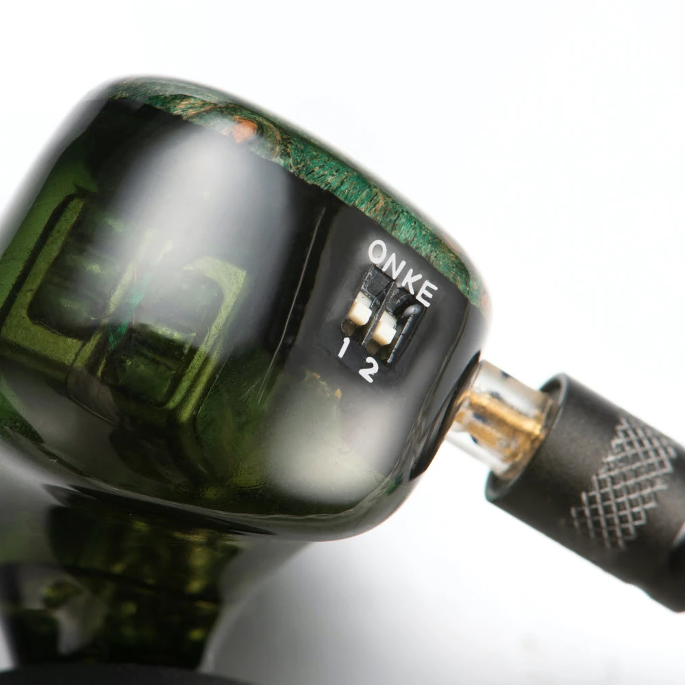 Oriveti OV800 - Eight Drivers Balanced Armature IEM Earphones With Sound Mode Switch And Detachable Cable 4 Oriveti OV800 - Eight Drivers Balanced Armature IEM Earphones With Sound Mode Switch And Detachable Cable - Image 2